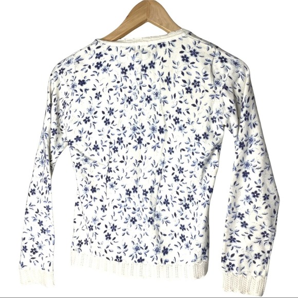 Vintage Blue White Floral Print Lace Up. Richer Detail Sweater Size Petite Large - Picture 6 of 7